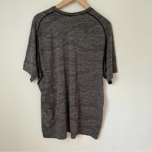 Lululemon Metal Vent Tech Short Sleeve Black/Anchor XXL - Picture 5 of 8